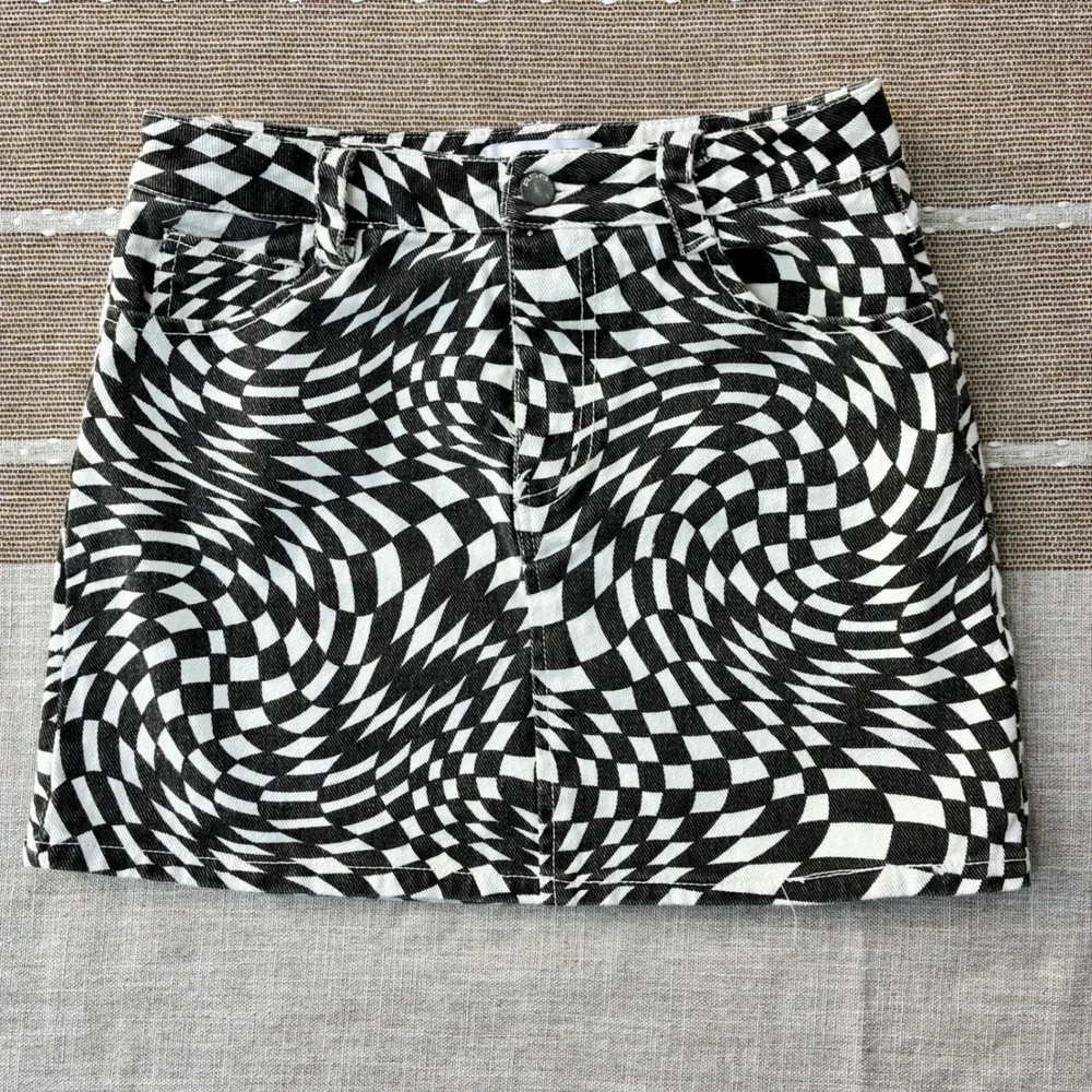 RSQ Womens Black White Warped Checkerboard Denim Mini Skirt Small Trippy Print - Picture 5 of 5